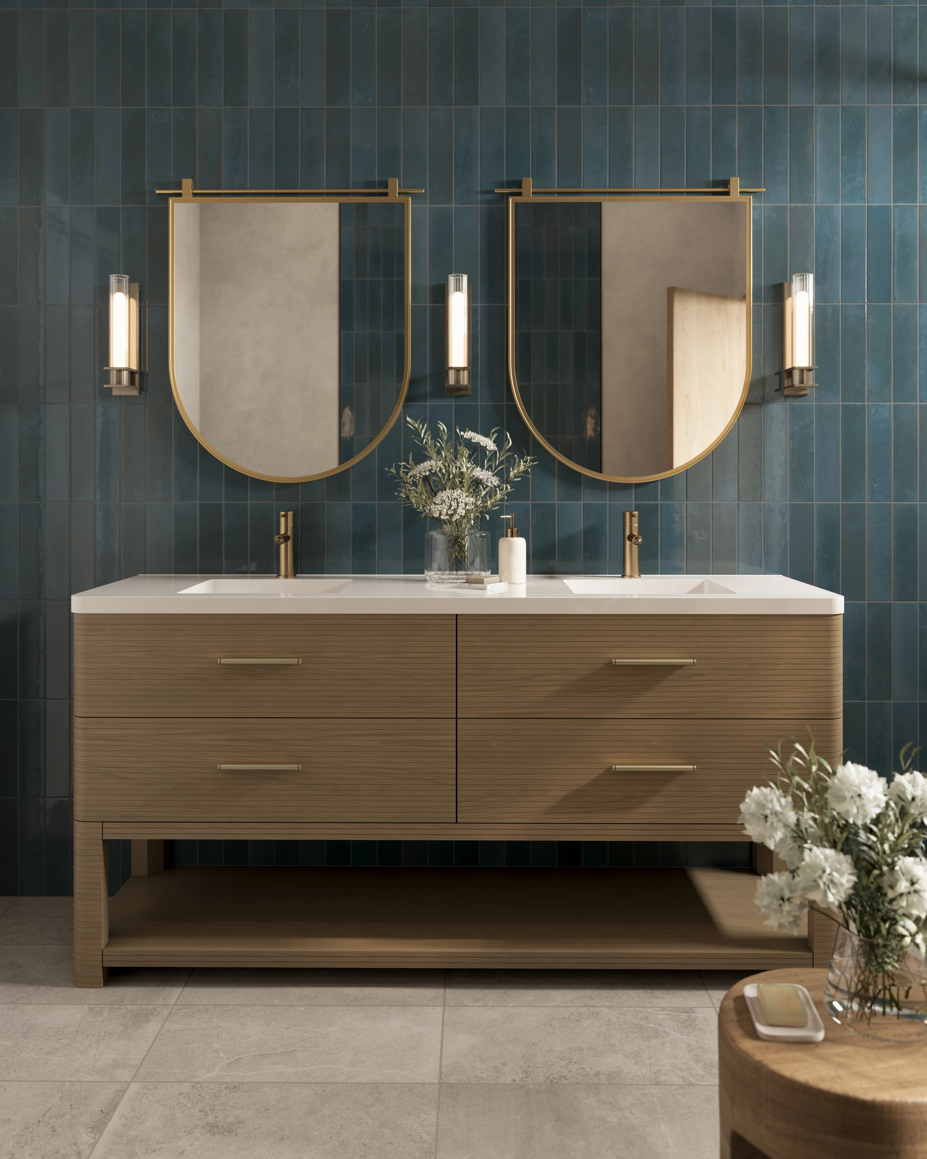 Hennessy Wall Sconce in Aged Brass - Image 4